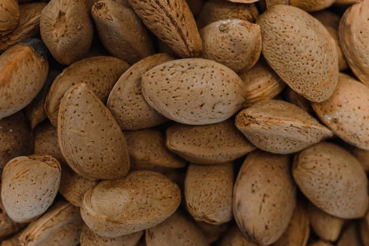 Żel pod prysznic kąpiel Olejek migdałowy i masło Shea VIDAL 500ml
8008970055435