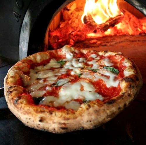 pizza napoletana.jpg