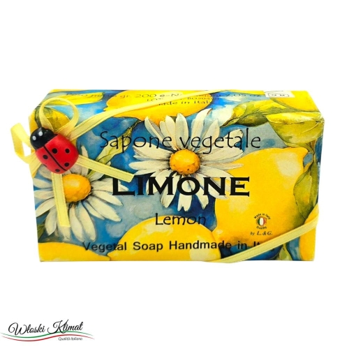 Mydło roślinne Cytryna Limone Etienne 200 g EAN:8032979002404  Tradycyjna receptura mydeł włoskich oparta jest na najwyższej jakości olejach pochodzenia roślinnego, które mają działanie nawilżające, odżywiające, regenerujące oraz łagodzące podrażnienia.