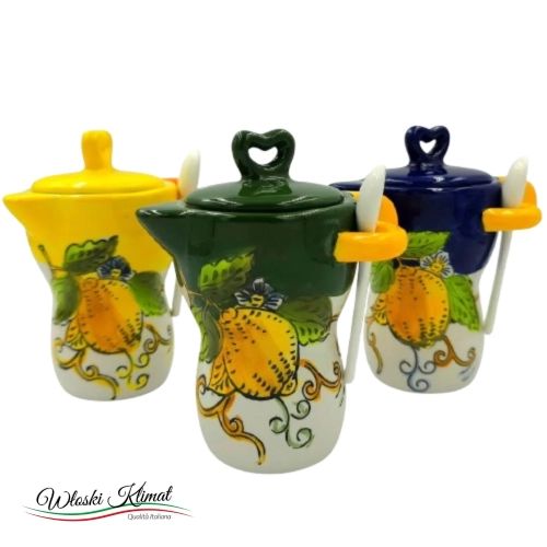 Filiżanka kawiarka z pokrywką i łyżeczką ceramiczna ręcznie malowana + mydełko cytrynowe Etienne 96 by L&G - widok z przodu / opakowanie