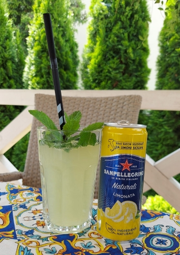 Limonata San Pellegrino - napój gazowany z sokiem cytrynowym 330 ml