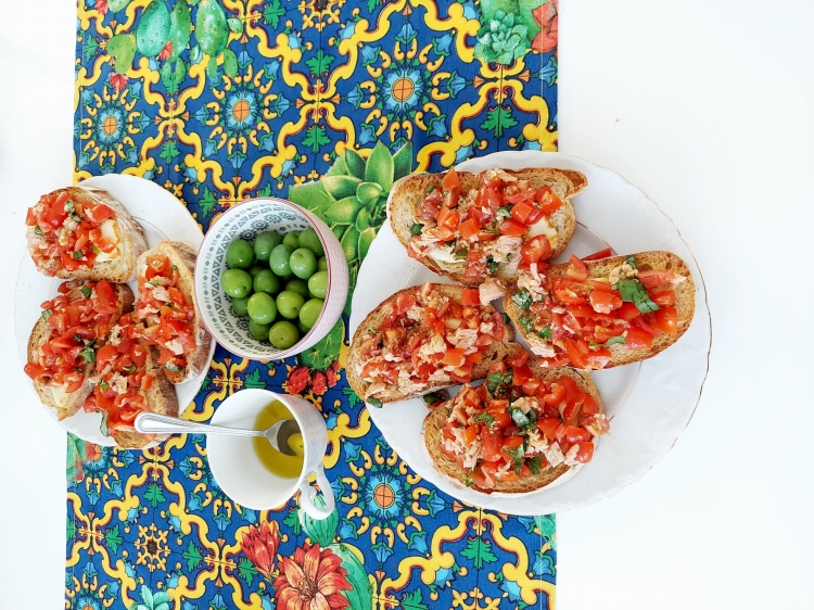 bruschette z tuńczykiem.jpg